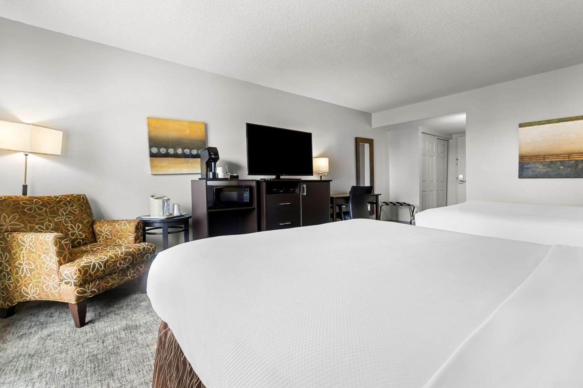 Best Western Plus Mont-Laurier Esterno foto